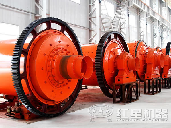 整齐摆放的高细高产球磨机