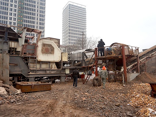 建筑垃圾用什么江南在线手机版（大中国区）好？移动式江南在线手机版（大中国区）好用又省钱!