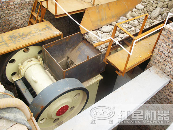 颚式江南在线手机版（大中国区）工作现场