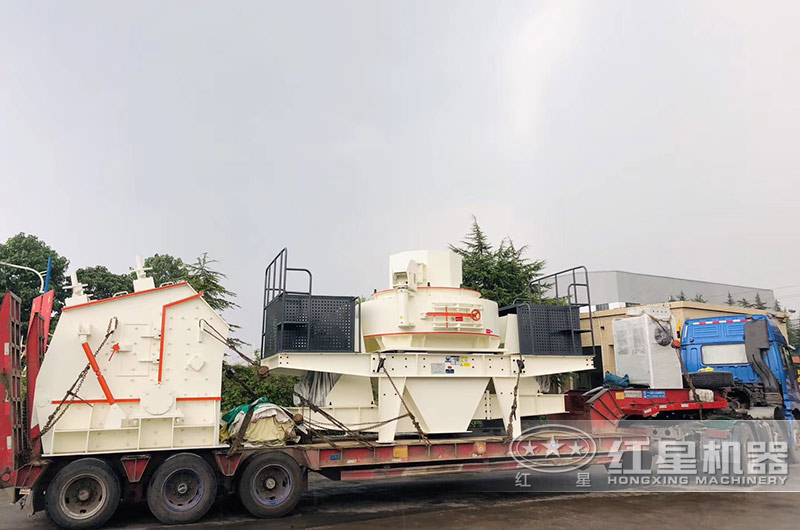 F1315反击式碎石机发货
